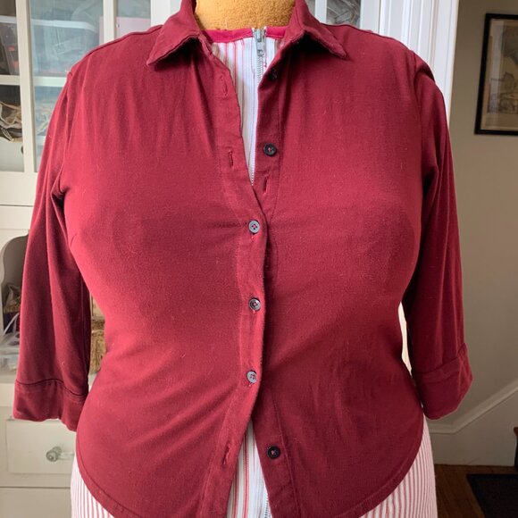 Eshakti burgundy knit Button-Down Blouse with 3/4 sleeves - Picture 4 of 5